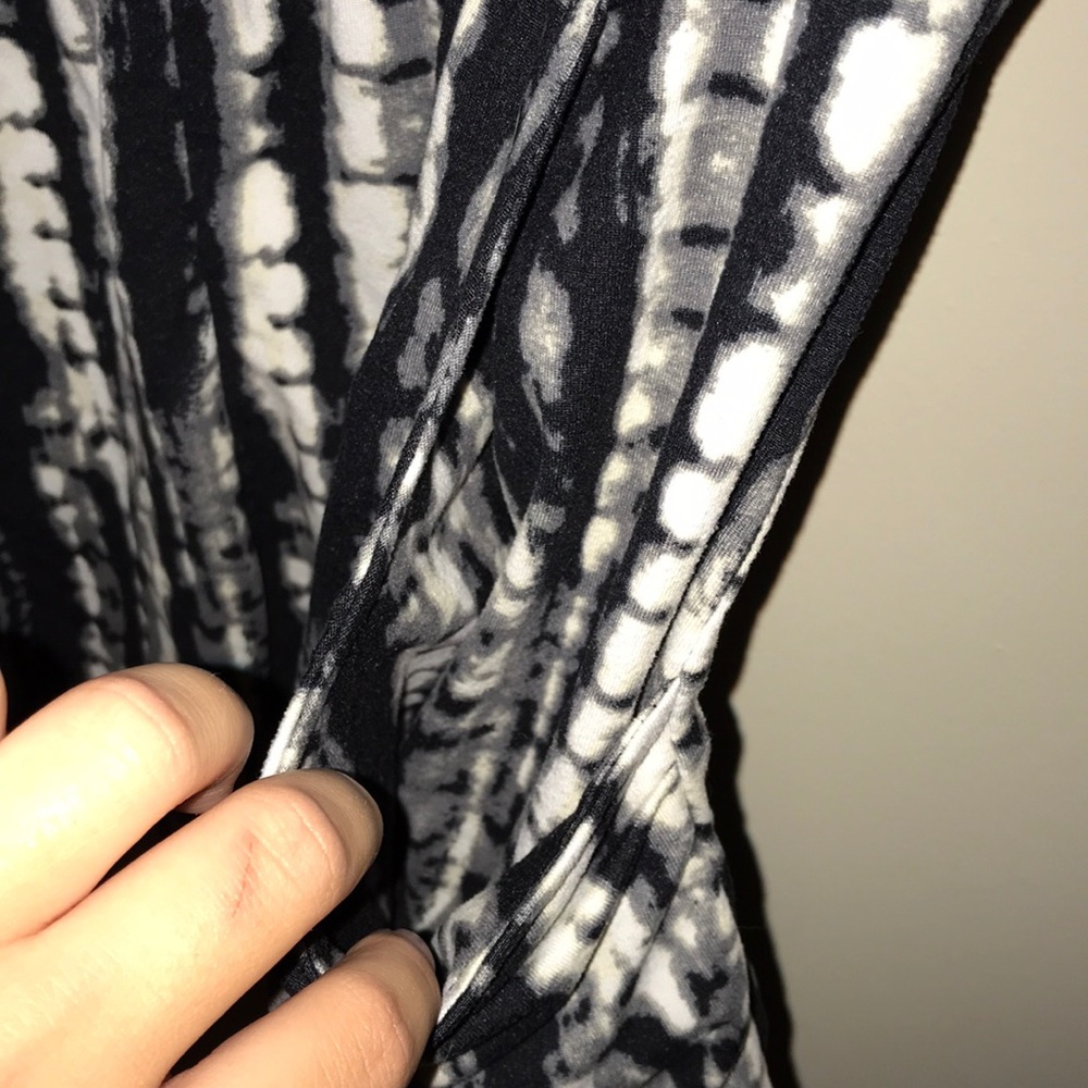 flowy patterned shorts - Picture 4 of 4